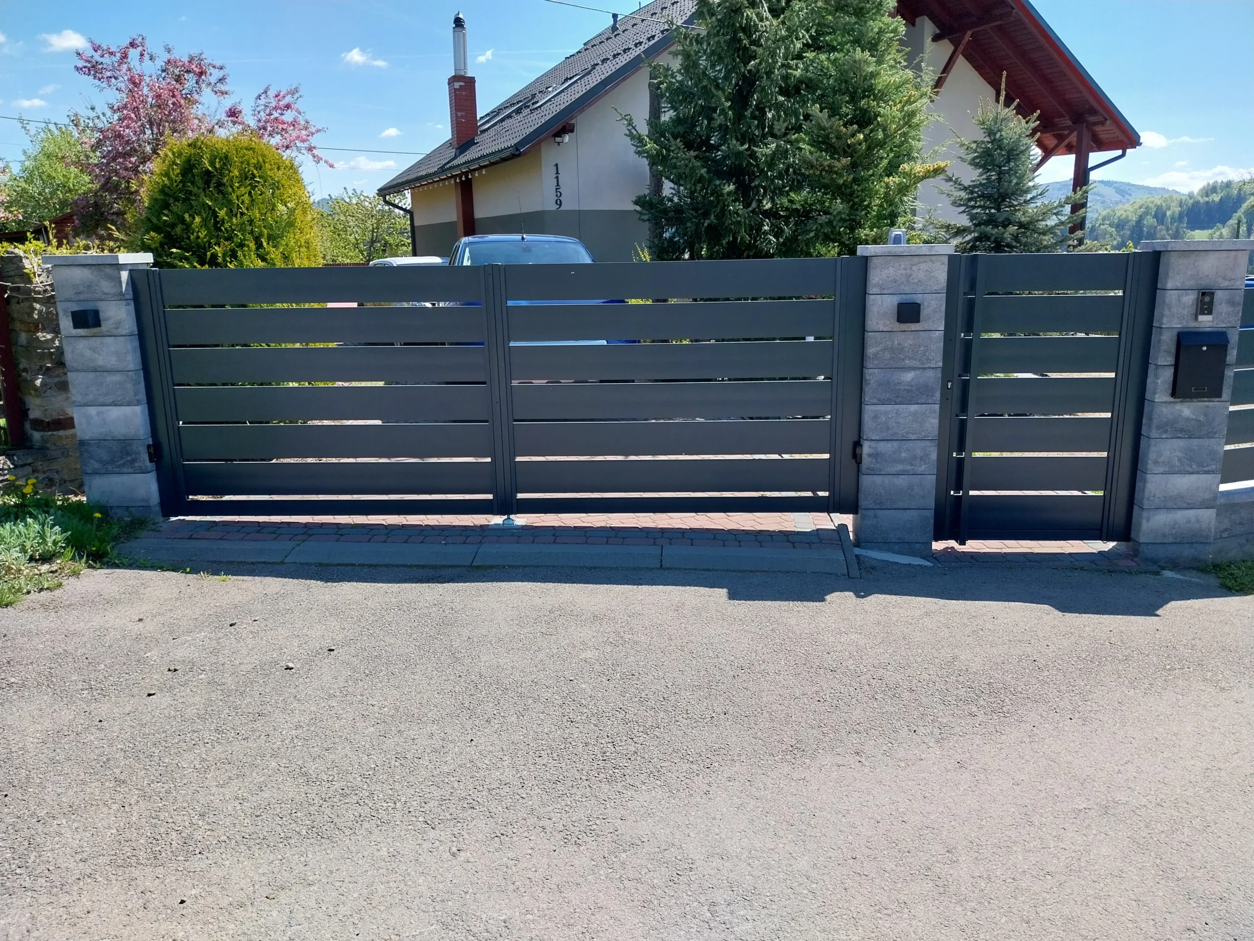 Ogrodzenie posesji prywatnej