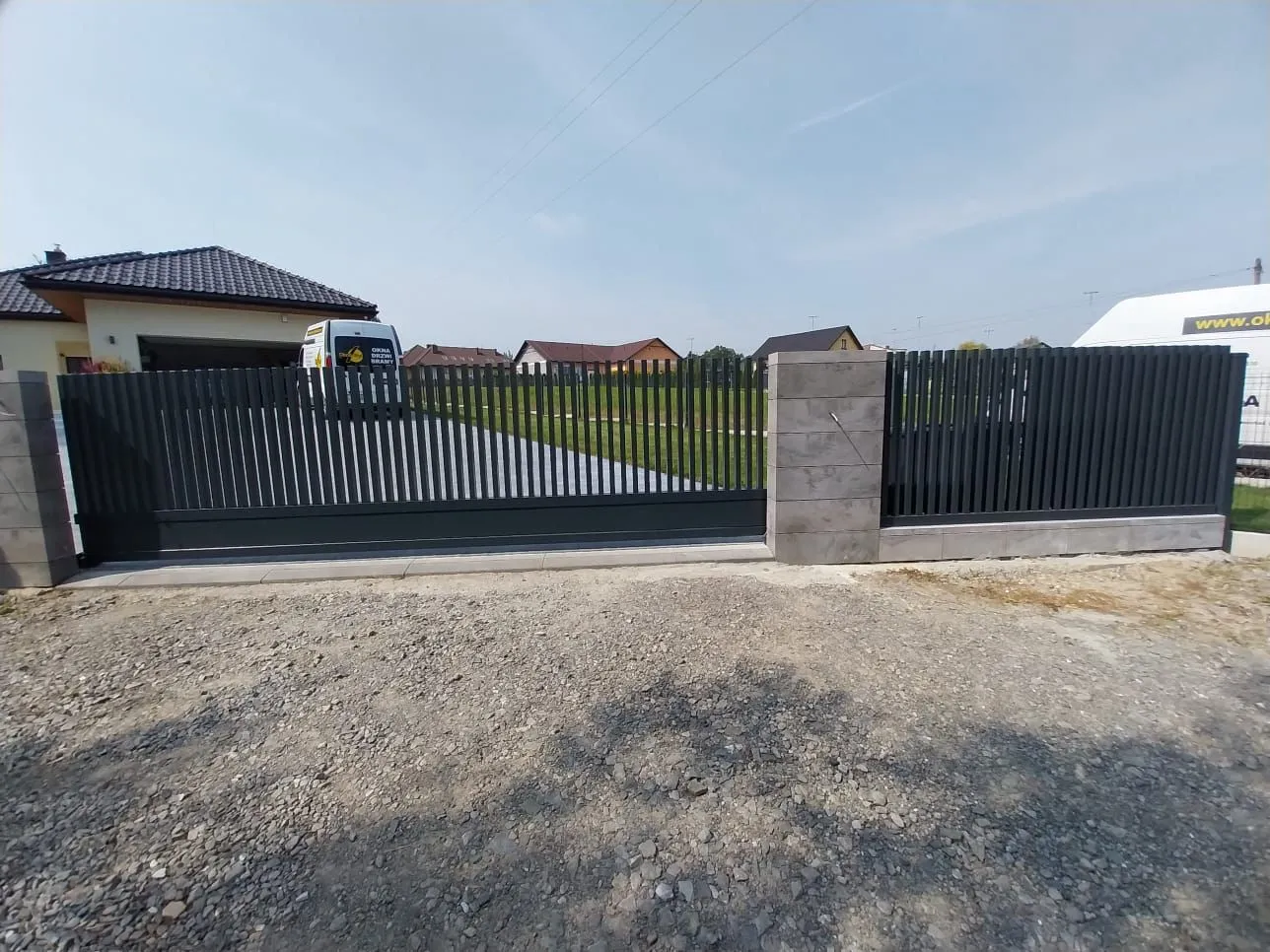 Detal montażu ogrodzenia