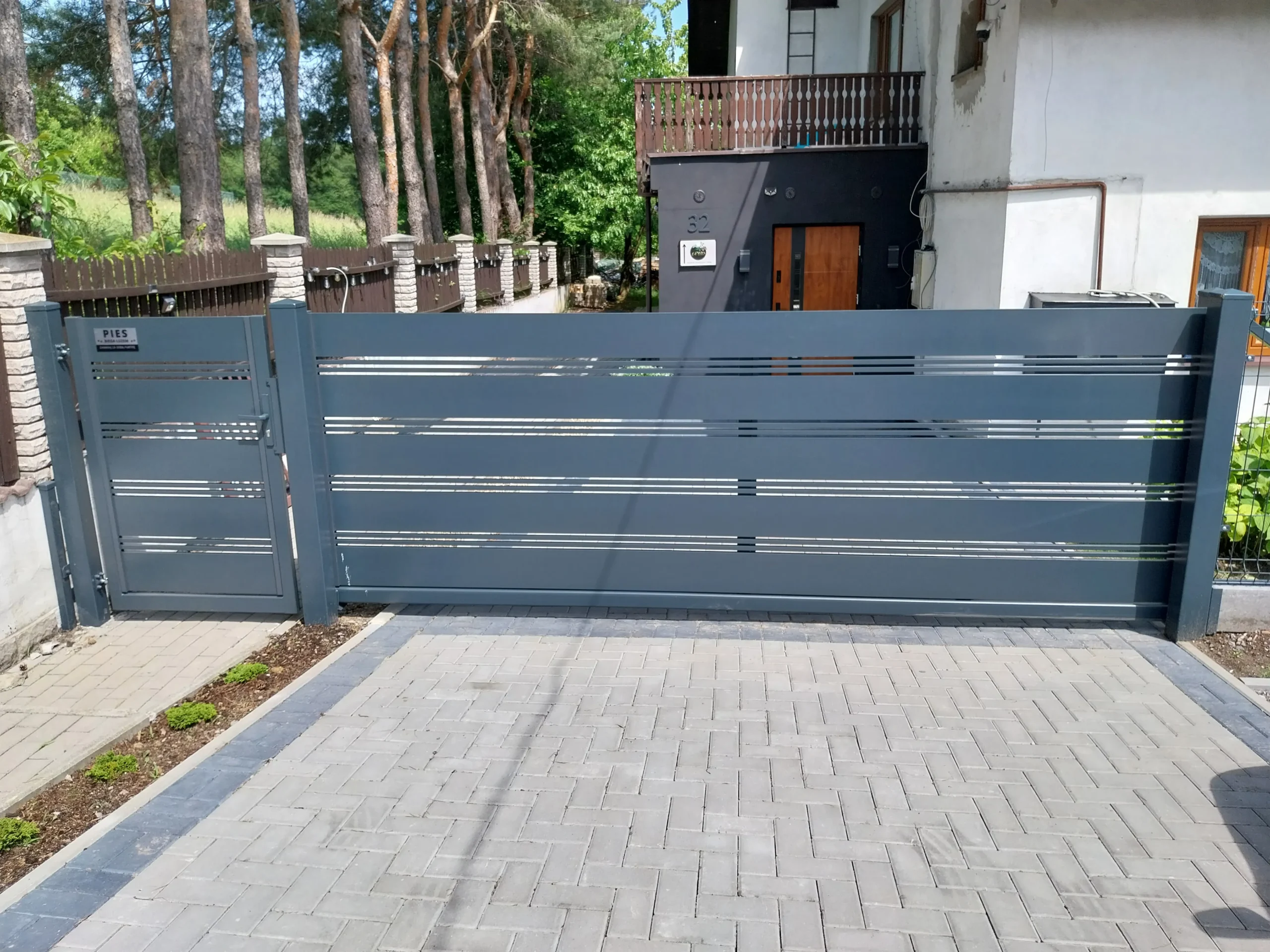 Estetyczne i trwałe ogrodzenie